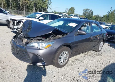 2015 Toyota Camry Le z USA, uszkodzony, nr VIN 4T4BF1FK9FR476241